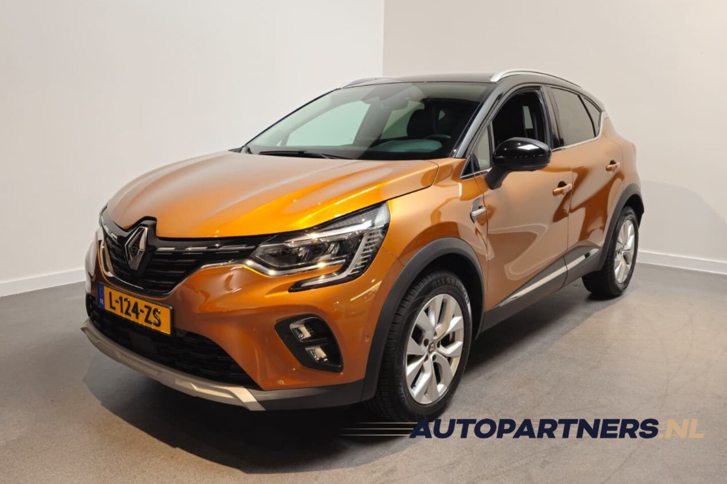 Renault Captur - 1.3 TCe 130 Intens Two-tone - Apple Carplay/Android Auto - Stoelverwarming - 360 Cam - Nav - AutoWereld.nl