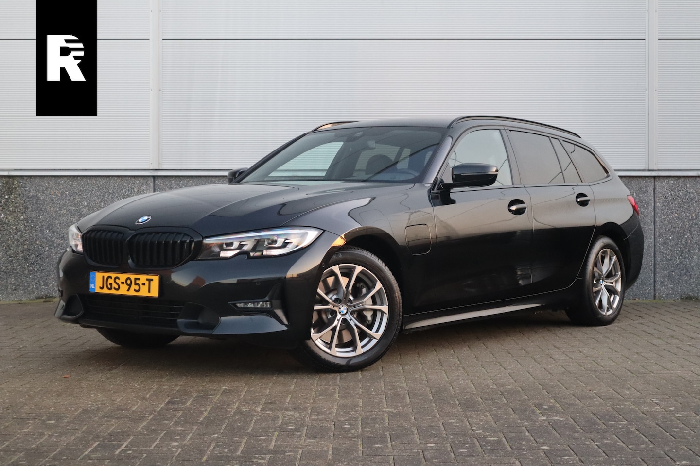 BMW 3-serie Touring - 330e Sport Line / SOH 95% / Hifi / Camera / Sportstoelen / - AutoWereld.nl