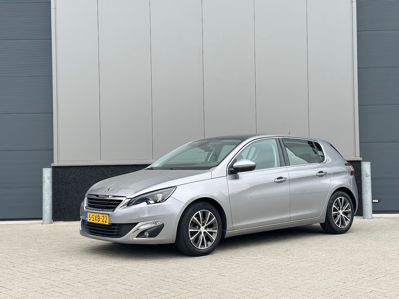 Peugeot 308 - 1.6 THP Première Peugeot 308 Premère 1.6 THP Panoramadak Keyless Entry/Go Adaptieve Cruise Control - AutoWereld.nl