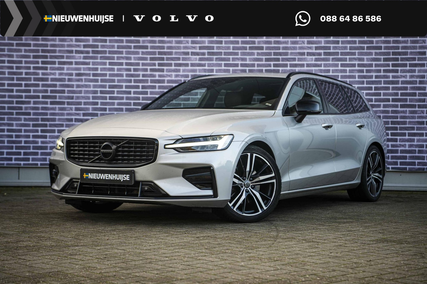 Volvo V60 - 2.0 B4 R-Design | Trekhaak | Panoramadak | Standkachel | Adaptieve Cruise Control | Power - AutoWereld.nl