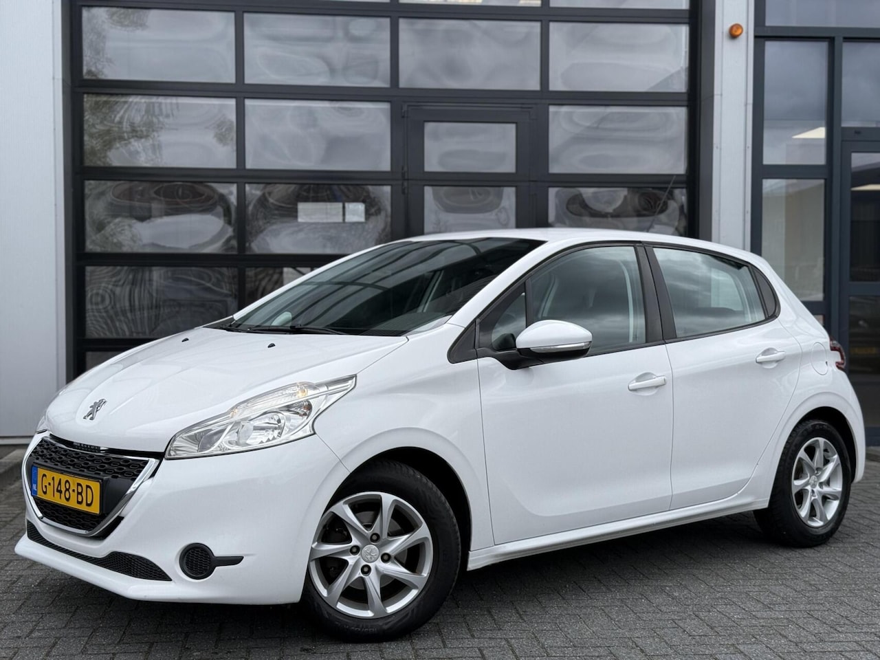 Peugeot 208 - 1.2 VTi Active 5D / Cruise / Airco / Bluetooth - AutoWereld.nl