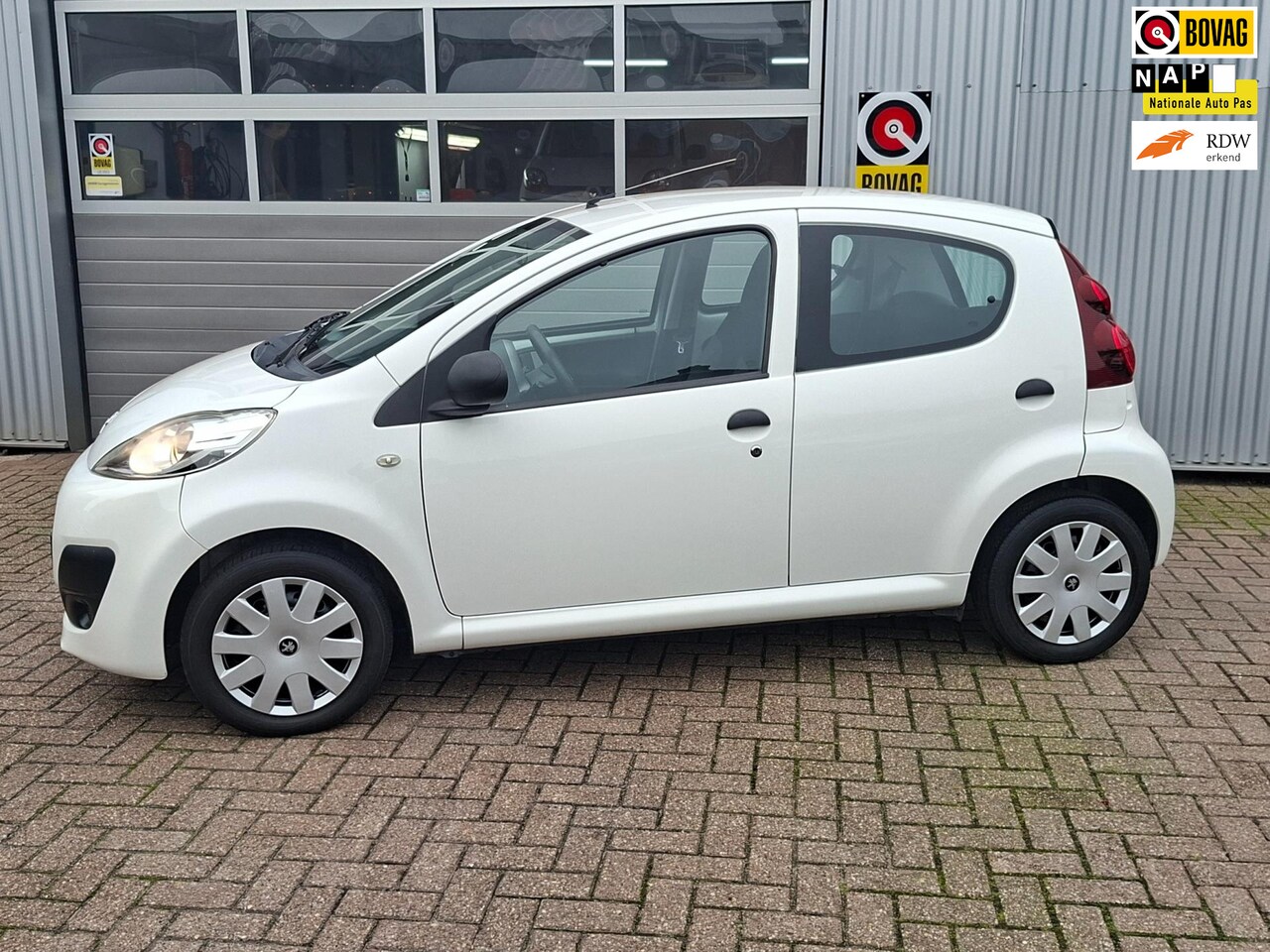 Peugeot 107 - 1.0 Airco - AutoWereld.nl