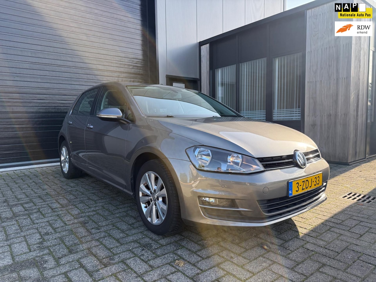 Volkswagen Golf - 1.2 TSI Comfortline|NAVI|CRUISE|AIRCO|V+A PDC|ONDERHOUDEN - AutoWereld.nl