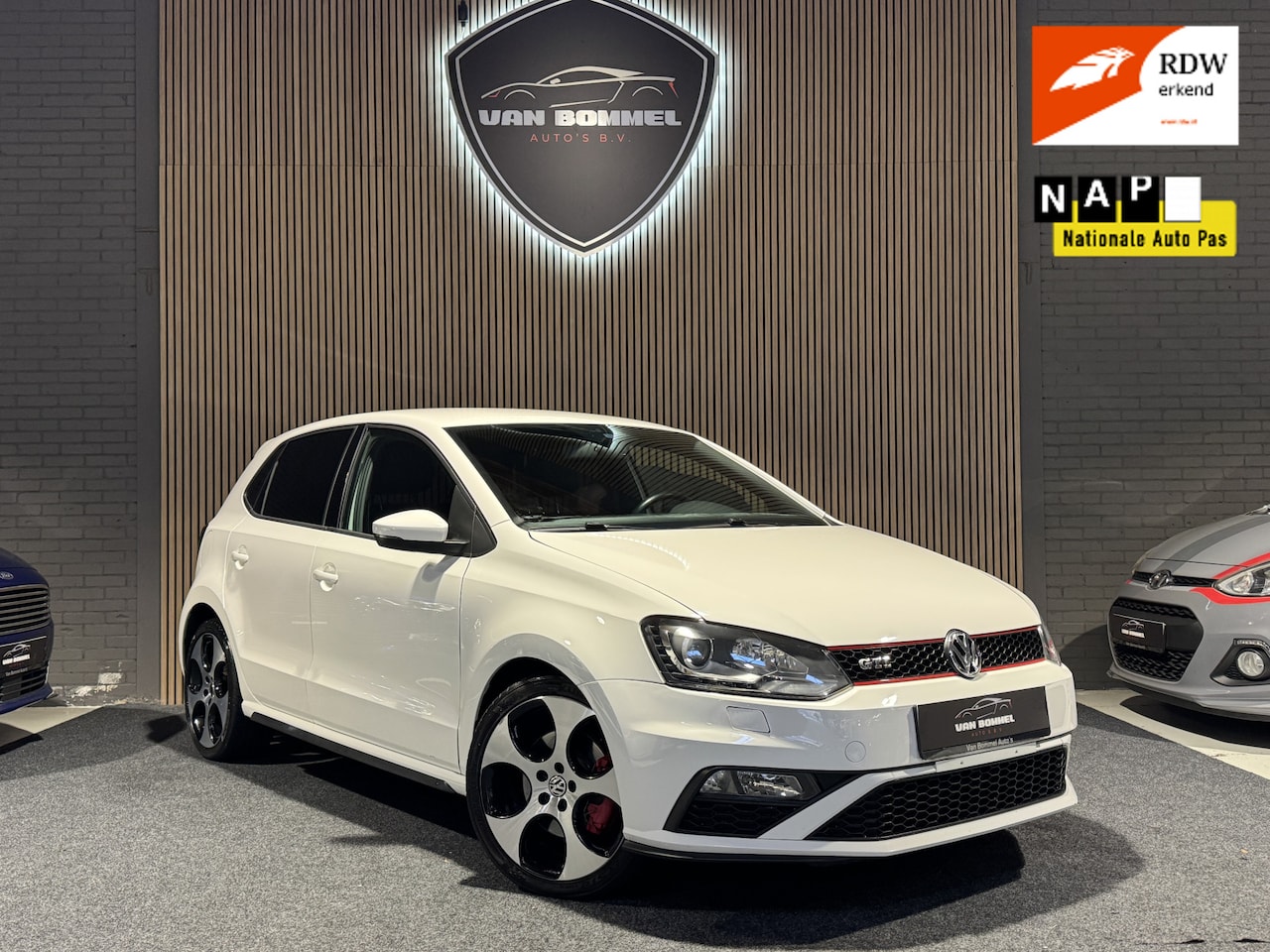 Volkswagen Polo - 1.4 TSI GTI Automaat.Navi.CruiseC.ClimaC.Pdc.LMV!!! - AutoWereld.nl