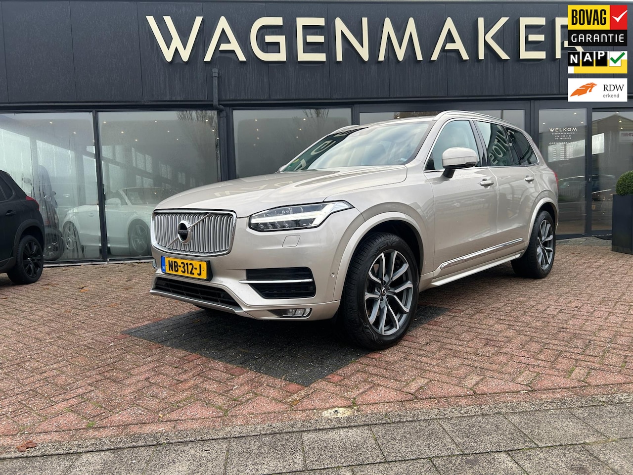 Volvo XC90 - 2.0 D4 Inscription AUT|Leder|NAVI|DEALEROnderhoud - AutoWereld.nl