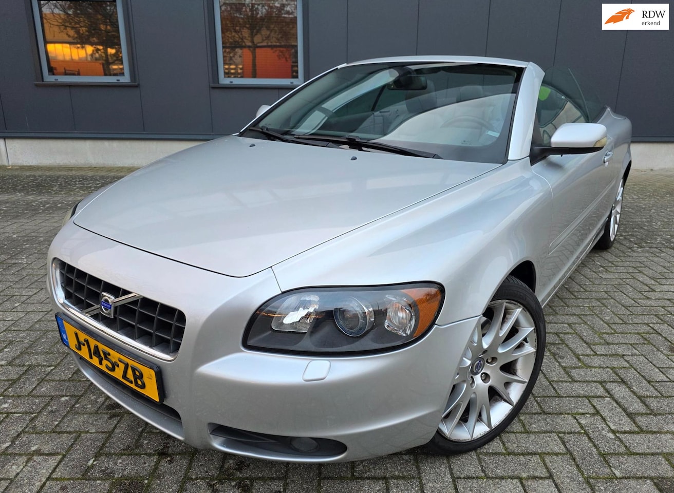 Volvo C70 Convertible - 2.4 Sumum, 4season cabrio, netto € 6.575, bijtelvriendelijk! - AutoWereld.nl
