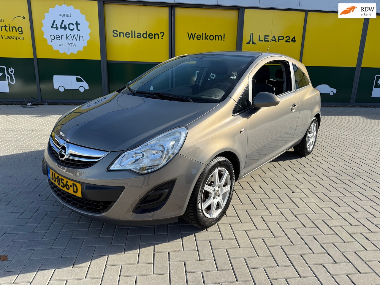 Opel Corsa - 1.4-16V **NWE APK** ZEER NETJES** BOEKJES** - AutoWereld.nl