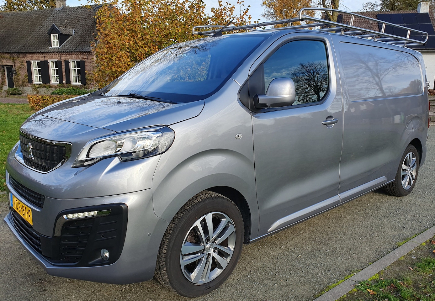 Peugeot Expert - 2.0 BlueHDI 120 Standard Asphalt EAT8 - AutoWereld.nl