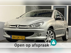 Peugeot 206 - 1.6-16V Quiksilver|NAP|APK04-26|Airco|Carplay|Elekramen|LMV|