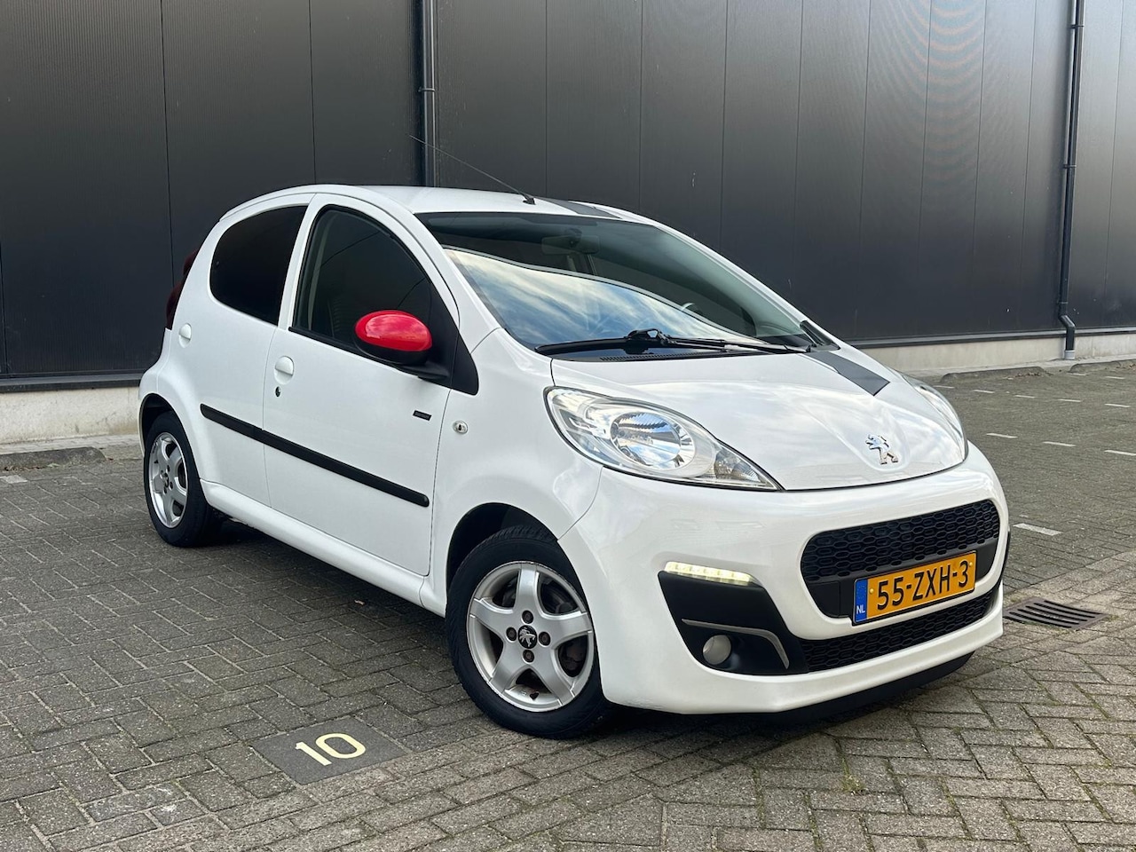 Peugeot 107 - 1.0 Sportium* Airco* 2e Eig.* Nette Auto* N.A.P. - AutoWereld.nl
