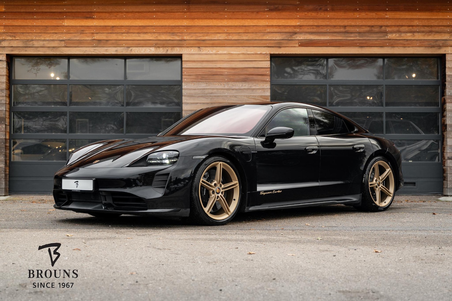 Porsche Taycan - Turbo 680PS | Club Oleo | Burmester | PCCB | PTV | Nachtzicht - AutoWereld.nl