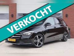 Mercedes-Benz B-klasse - 180 AMG-Line Sport velgen 18" - Wegklapbare trekhaak - Widescreen - Camera - Dealeronderho