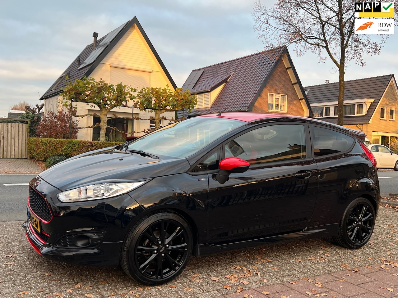 Ford Fiesta - 140 PK - Red/Black Edition 99.000 km NL-AUTO - AutoWereld.nl