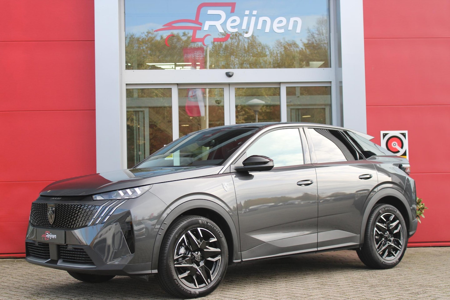 Peugeot 3008 - 1.2 Hybrid 145PK GT | ELEKTRISCH BEDIENBARE ACHTERKLEP | NAVIGATIE | DRAADLOZE APPLE CARPL - AutoWereld.nl