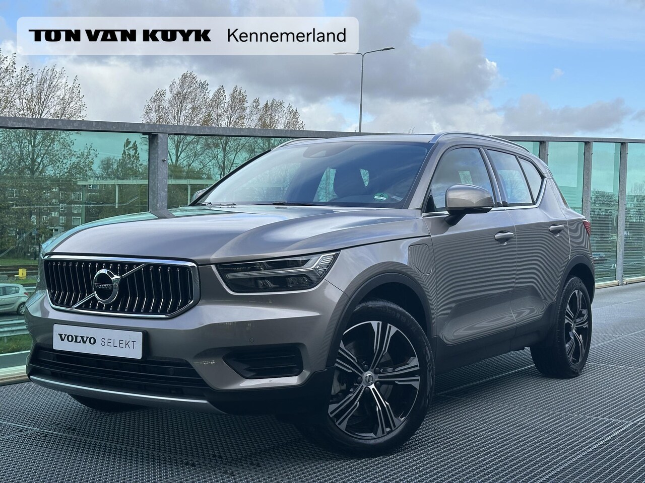 Volvo XC40 - 1.5 T4 Recharge Inscription / Lage kilometerstand / Stoel+stuurverwarming / Camera achter - AutoWereld.nl