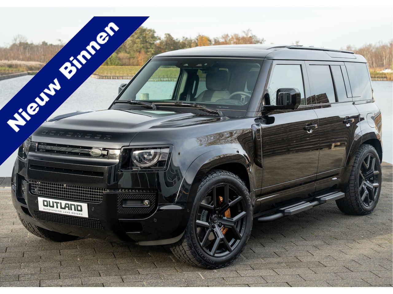 Land Rover Defender 110 - P300e 110 X-Dynamic HSE " Outland Edition " | Full Options | Urban | - AutoWereld.nl