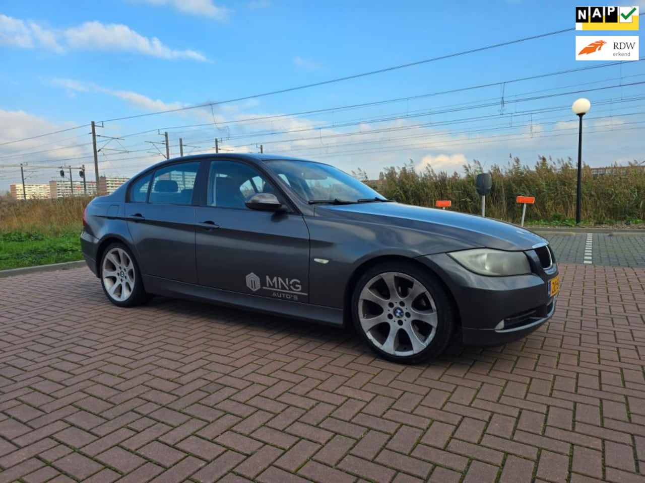 BMW 3-serie - 320i High Executive / CARPLAY-ANDROID - AutoWereld.nl