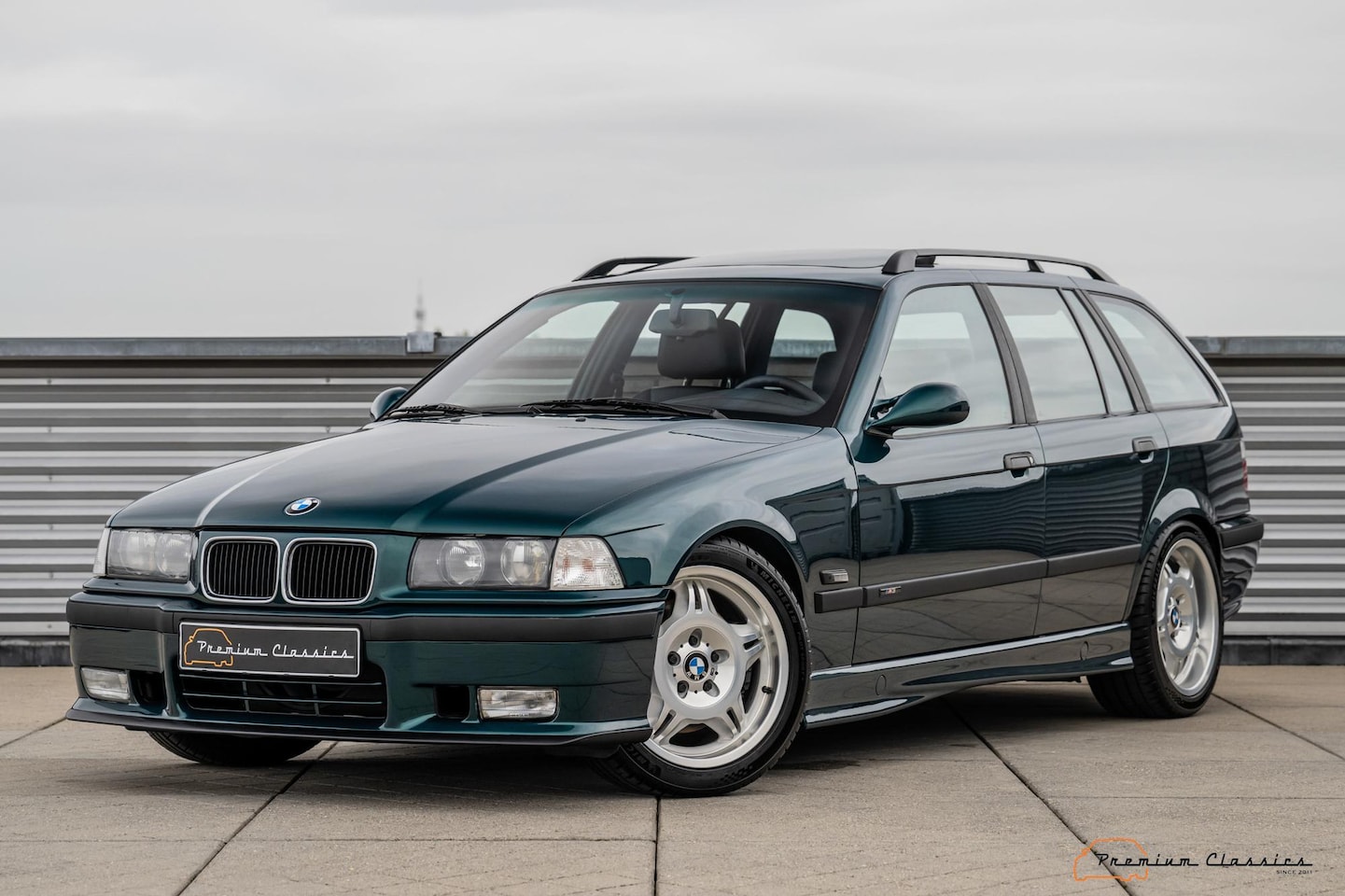 BMW M3 - E36 Touring | Custom Built | New Condition | Limited Slip Differential | Sunroof | HiFi - AutoWereld.nl