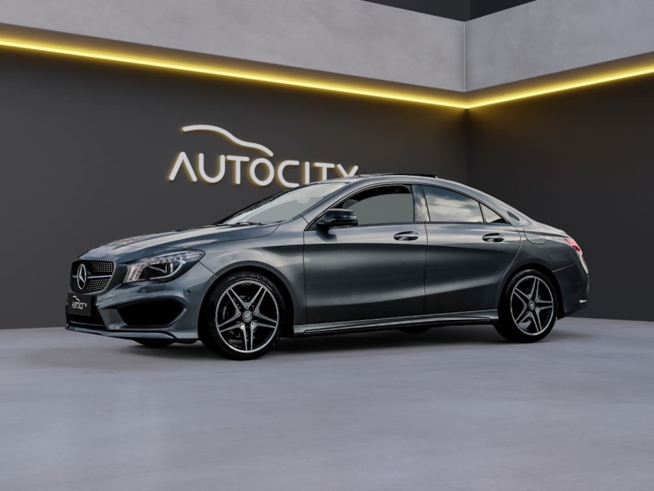 Mercedes-Benz CLA-Klasse - 180 AMG Line l Night Pakket l Pano - AutoWereld.nl