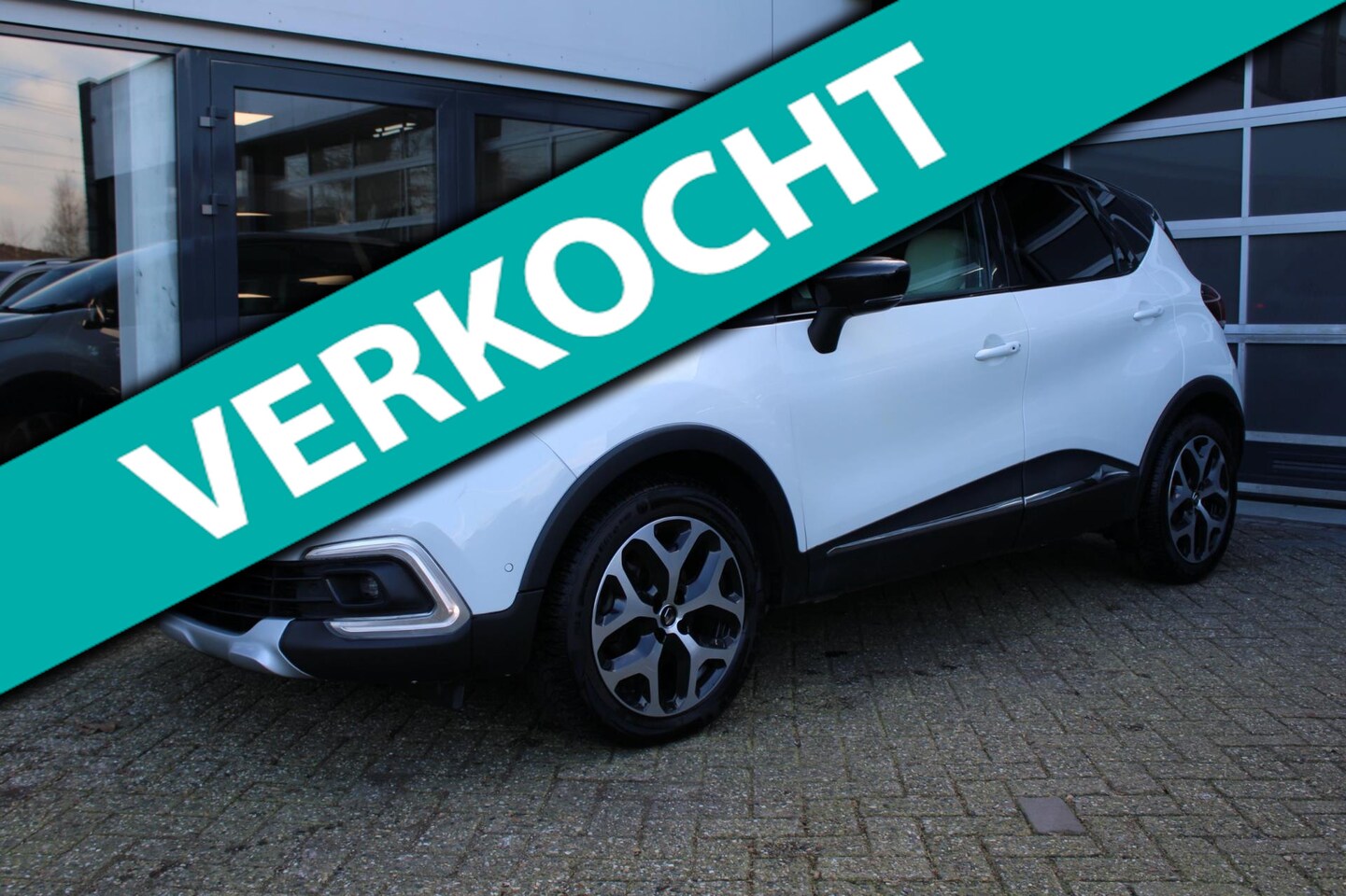 Renault Captur - 1.3 TCe Intens | Parelmoer wit | Camera - AutoWereld.nl