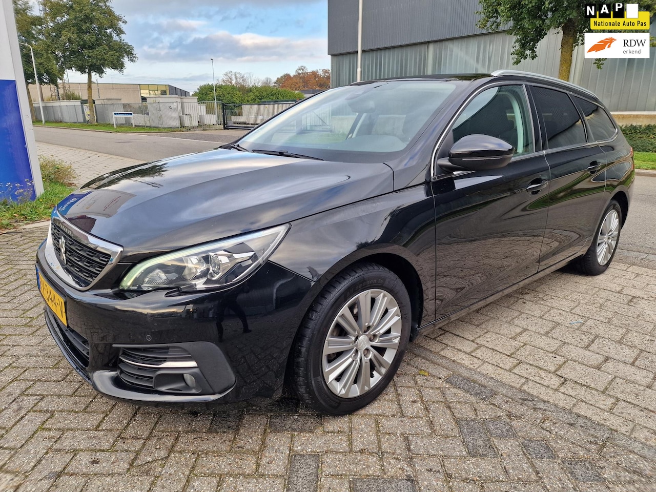 Peugeot 308 SW - 1.6 BlueHDI Blue Lease Premium 1.6 BlueHDI Blue Lease Premium, BTW, Inruil mogelijk. - AutoWereld.nl