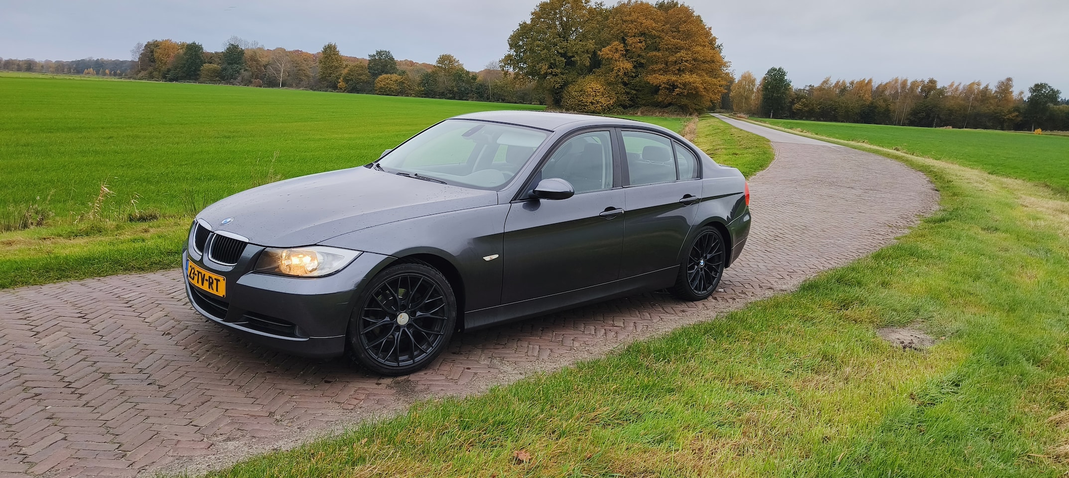 BMW 3-serie - 320i - AutoWereld.nl