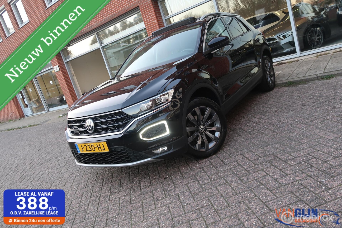 Volkswagen T-Roc - 1.5 TSI Style 150PK Pano Carplay Navi - AutoWereld.nl
