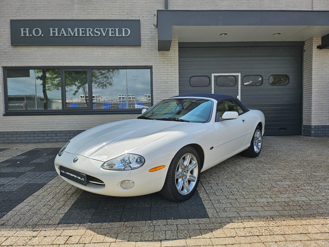 Jaguar XK8 - 4.0 V8 Convertible Jaguar XK8 slechts 13.800 KM 100% origineel NIEUWSTAAT!! - AutoWereld.nl