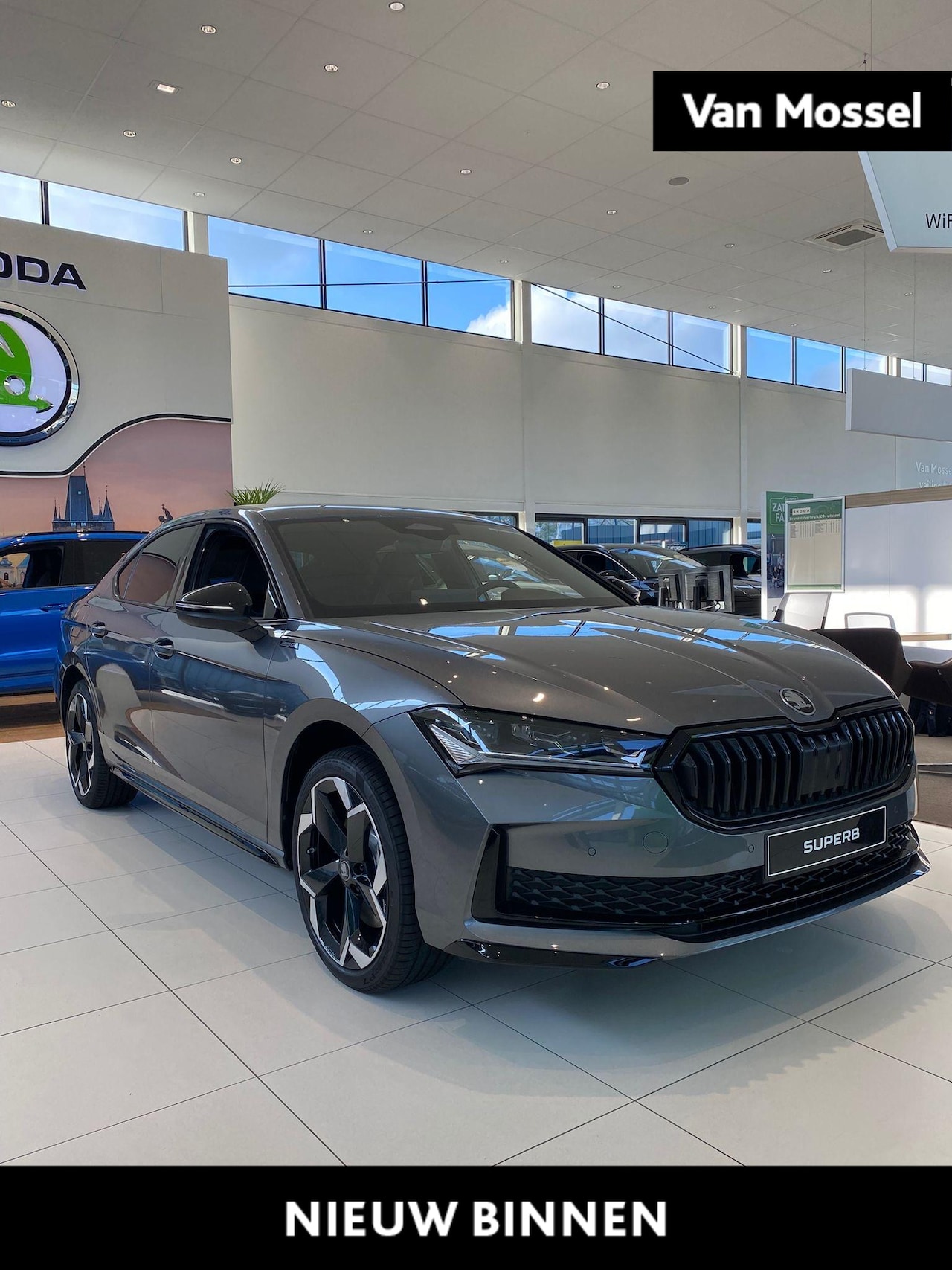 Skoda Superb - 1.5 TSI PHEV Sportline Business 204 PK | Hatchback | Metallic lak | Lichtmetalen velgen 19 - AutoWereld.nl