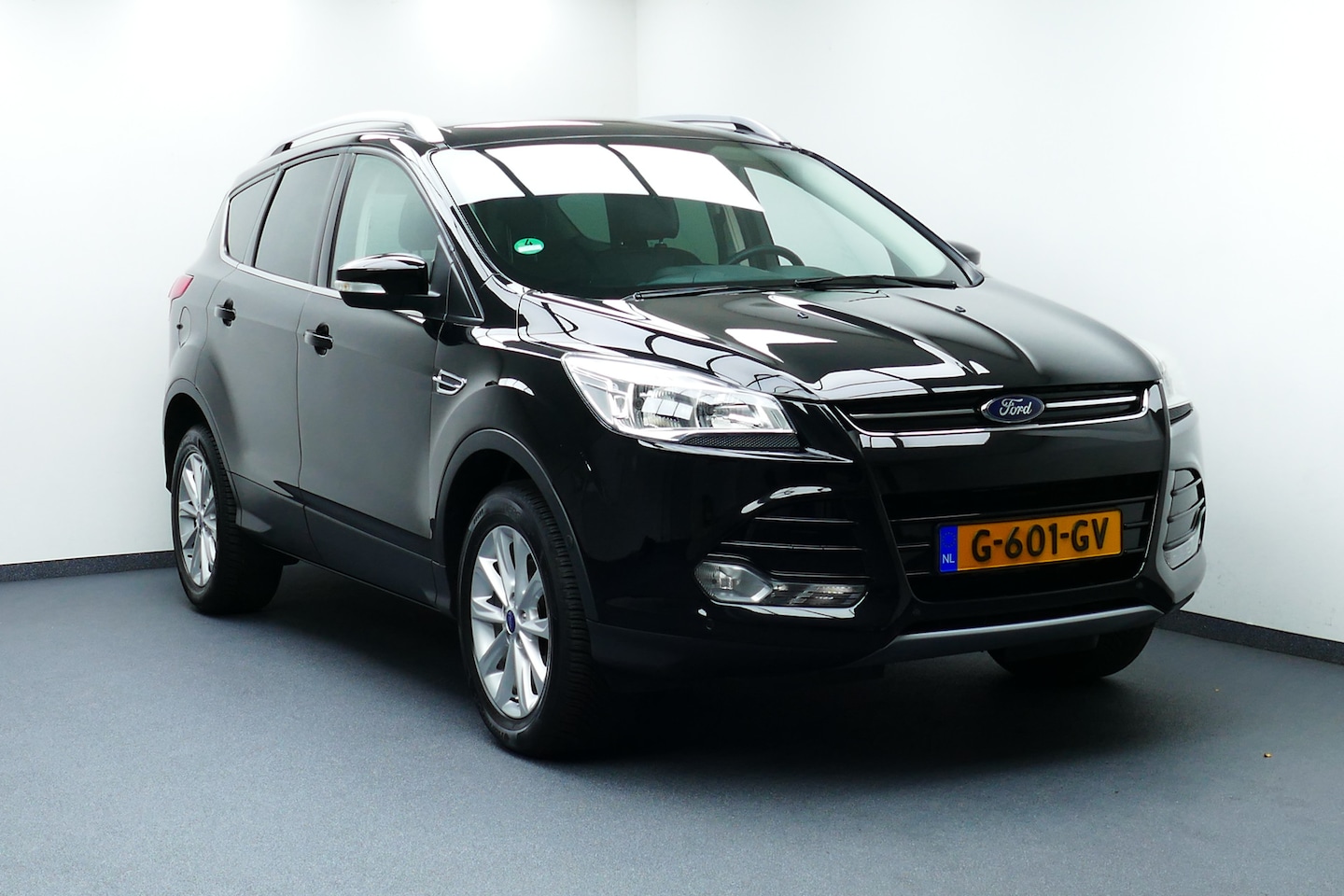 Ford Kuga - 1.5 Titanium. Navi, Clima, Cruise, StoelVerw, Haak 1800kg - AutoWereld.nl