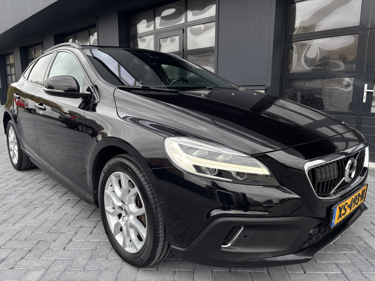 Volvo V40 Cross Country - 1.5 T3 Polar+ Luxury 1e eig. - AutoWereld.nl