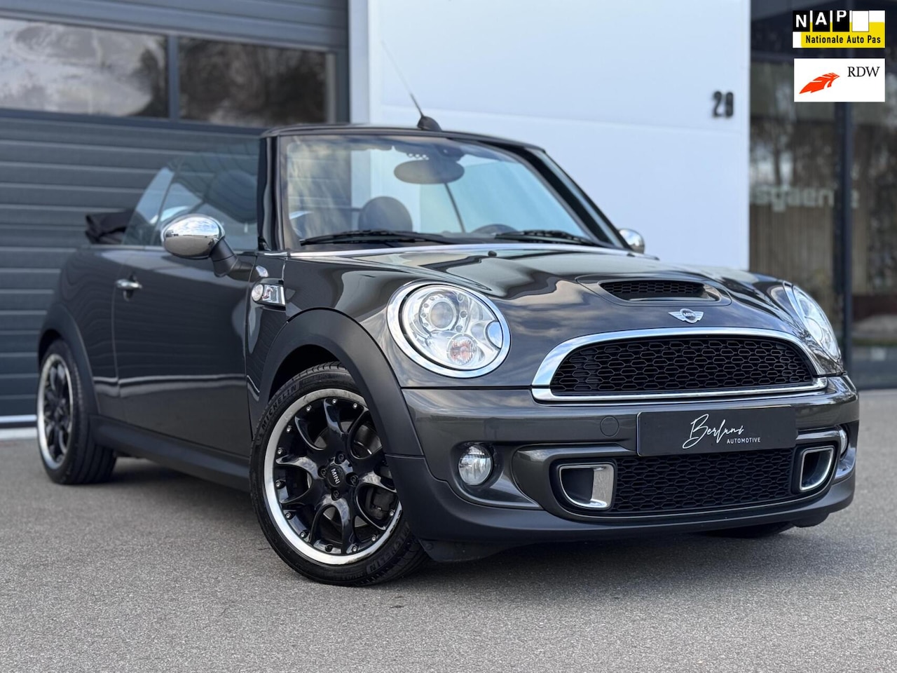 MINI Cabrio - 1.6 Cooper S Chili Org NL | Harman Kardon - AutoWereld.nl