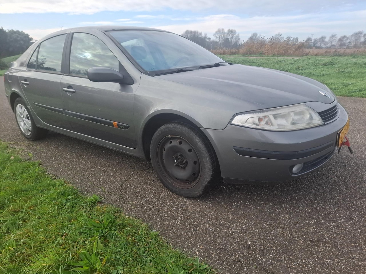 Renault Laguna - 1.6-16V Expression 1.6-16V Expression - AutoWereld.nl