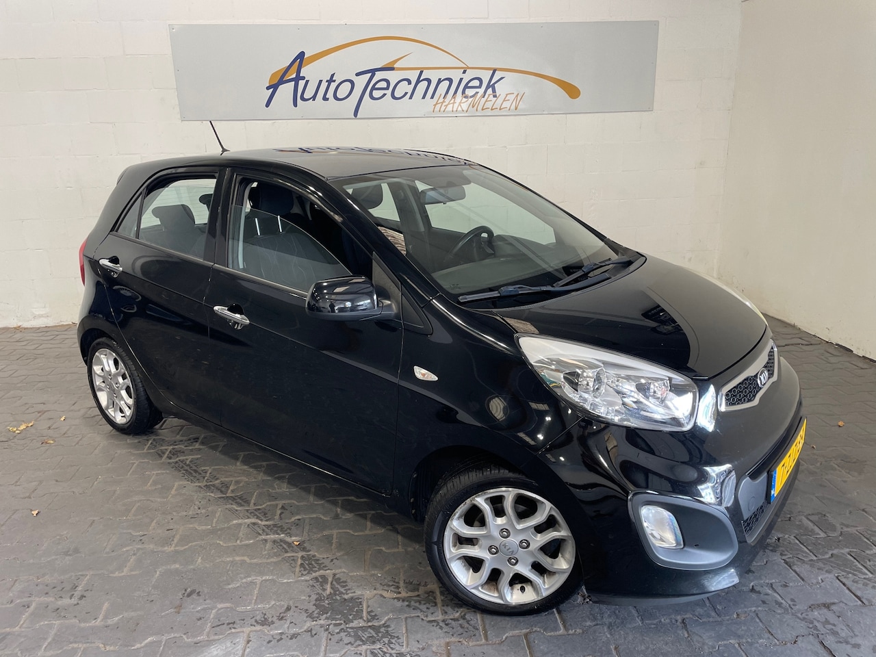 Kia Picanto - 1.0 CVVT BusinessLine 5Drs *NL-auto*Dealer OH* - AutoWereld.nl