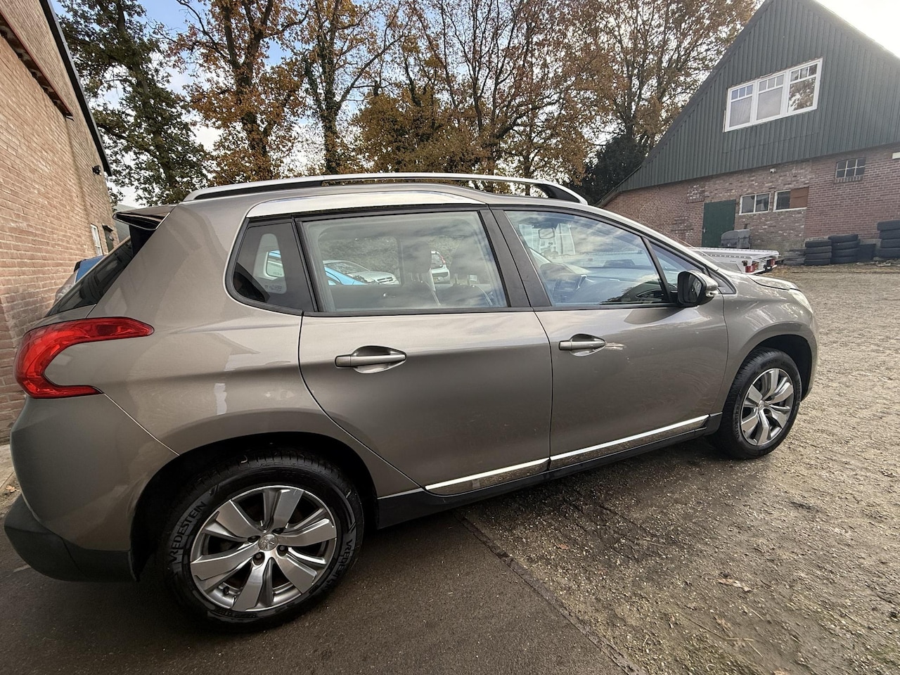 Peugeot 2008 - 1.2 VTi Active Airco/LMV/NAVI - AutoWereld.nl