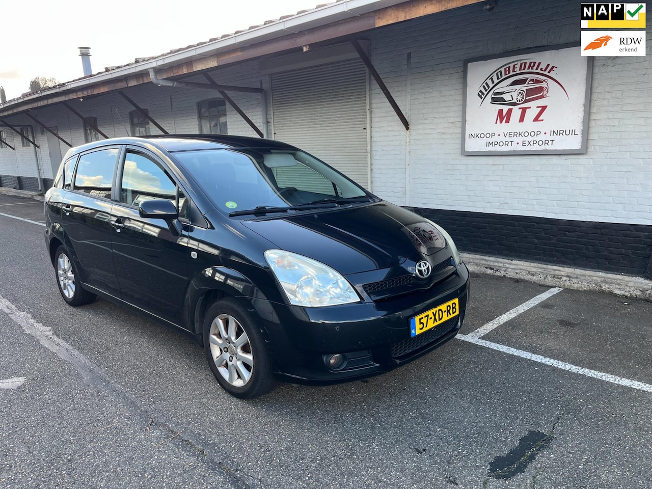 Toyota Verso - 1.8 VVT-i Dynamic 7 Persoons / Automaat / Climate - AutoWereld.nl