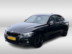 BMW 3-serie - 320i Edition M Sport / Trekhaak / Leder / Navigatie / 18'' / Stoelverwarming / Cruise Cont