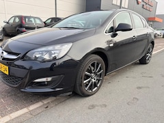 Opel Astra - 1.4 Turbo Blitz / Airco / Elek ramen