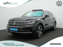 Volkswagen Touareg - 3.0 TSi 381 pk tiptronic eHybrid 4MOTION Elegance | Panoramadak | Trekhaak | Nachtzicht |