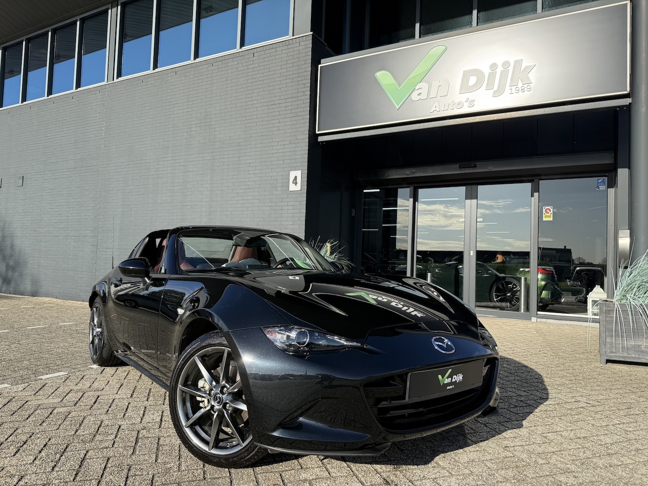 Mazda MX-5 RF - 2.0 Autom.184 GT-M Navi Camera Leer - AutoWereld.nl