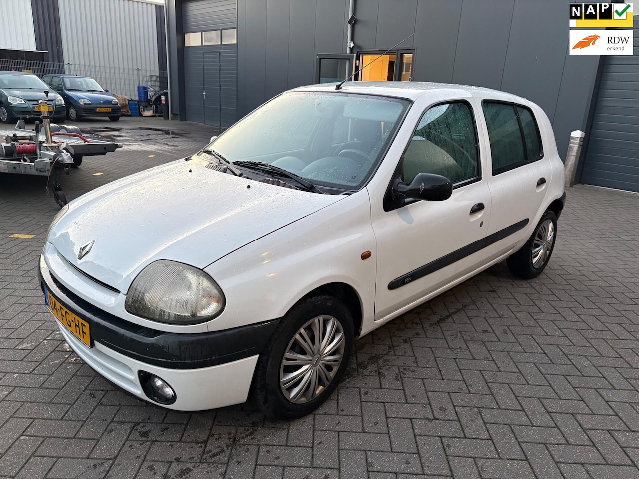 Renault Clio - 1.4 Automaat - Nieuwe distributie -Beurt - AutoWereld.nl