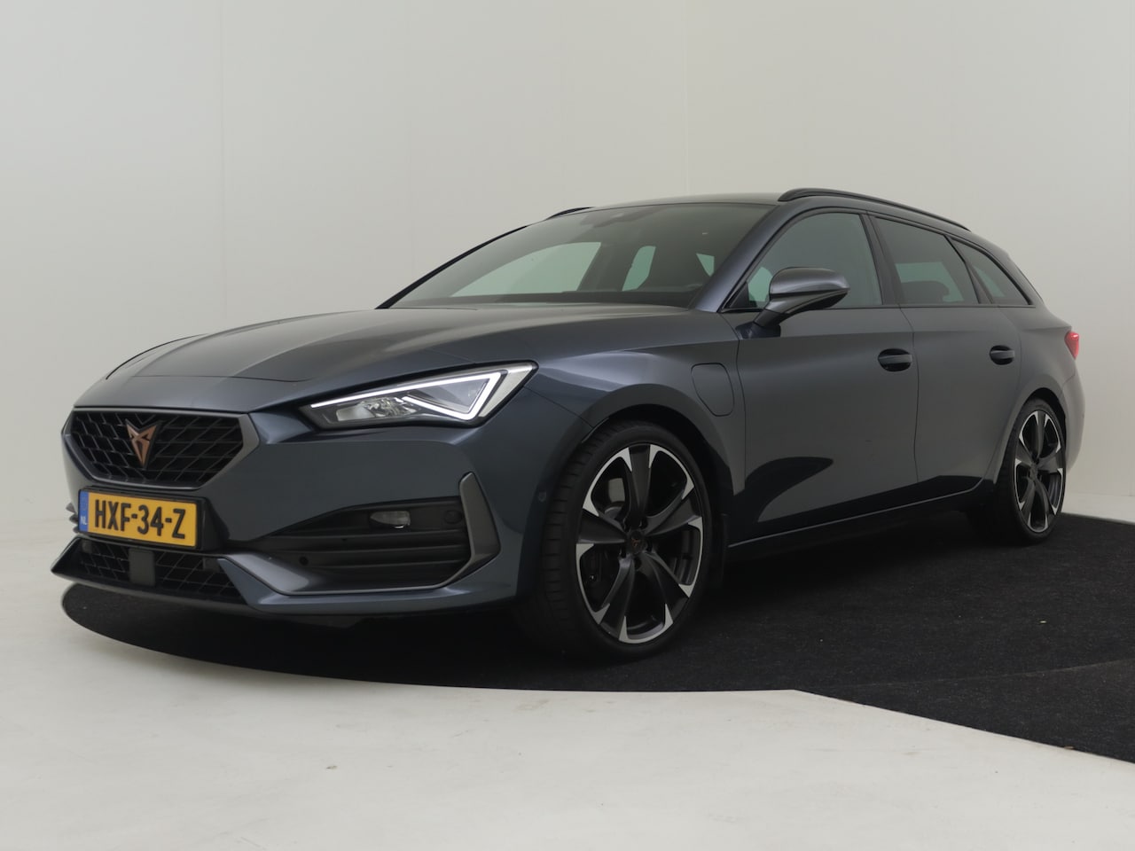 CUPRA Leon Sportstourer - 1.4 e-Hybrid VZ Performance 245pk | Adaptief cruise control | Camera achter | Elektr. Trek - AutoWereld.nl