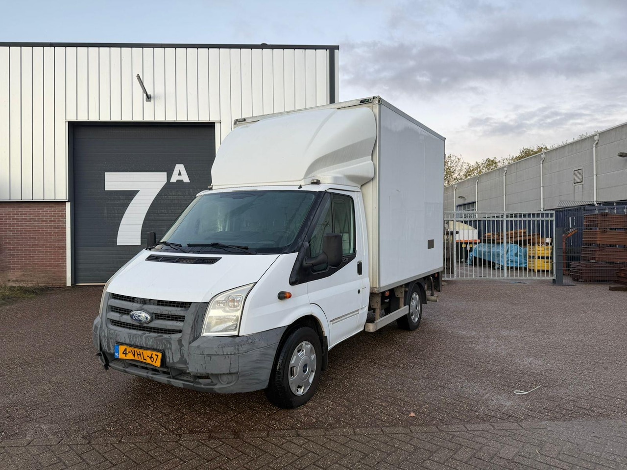 Ford Transit - 330S 2.4 TDCI motor tikt! - AutoWereld.nl