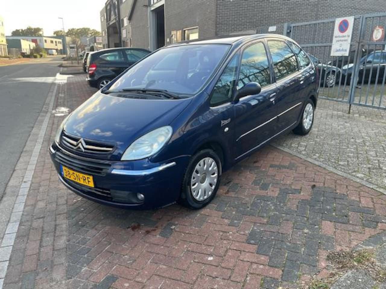 Citroën Xsara Picasso - 1.6i-16V Caractère! 135 DKM NAP! Airco - AutoWereld.nl