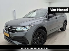 Volkswagen Tiguan Allspace - 1.5 TSI R-Line 7-Persoons | 150PK | Automaat | Stoel en Stuurverwarming | Parkeercamera |