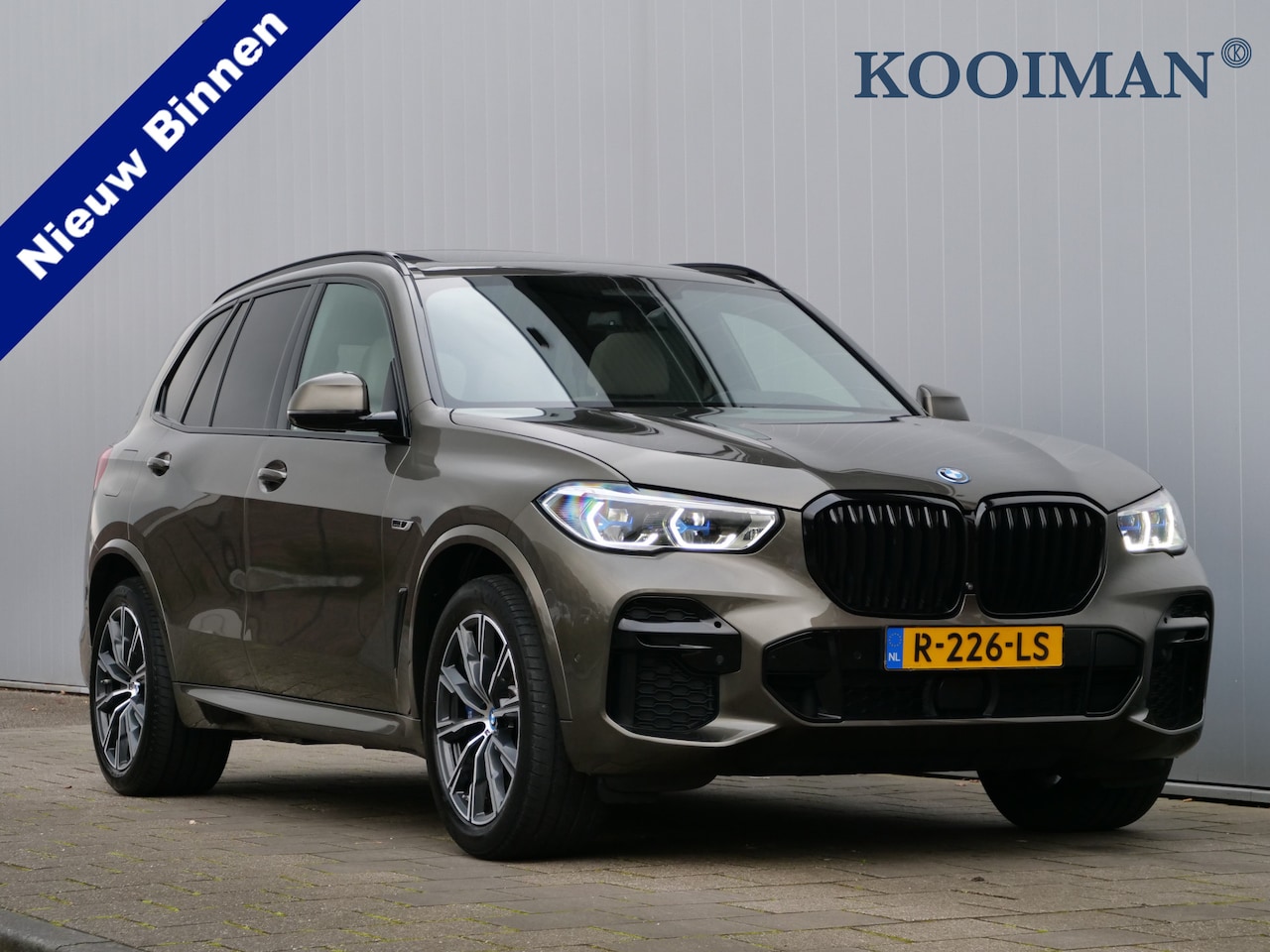 BMW X5 - xDrive45e High Executive 394 Pk Automaat M-sport / Trekhaak / Laser light / Leer / Pano-da - AutoWereld.nl