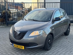 Lancia Y(psilon) - Ypsilon 0.9 TwinAir Elefantino Plus Clima Airco 5 Deurs