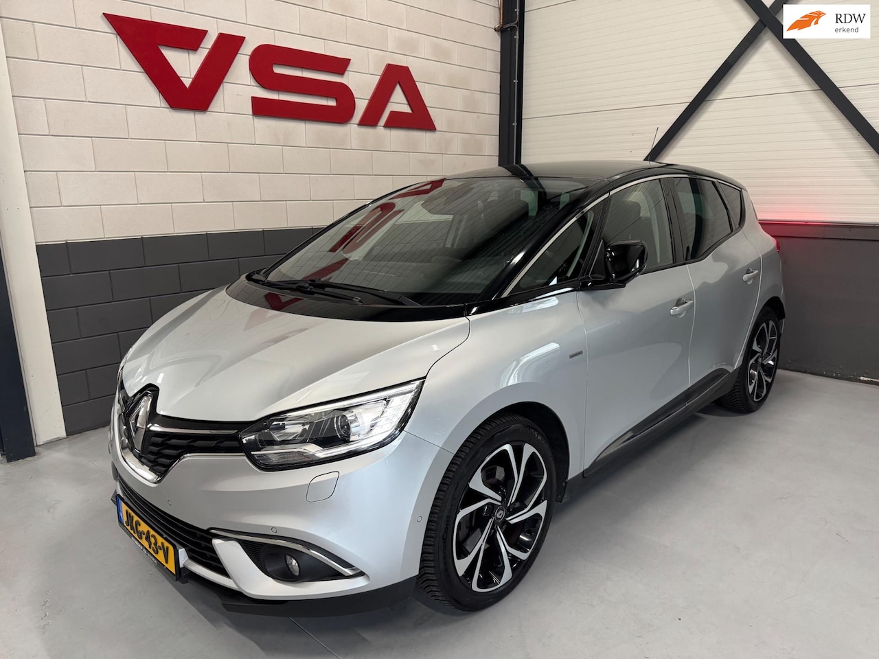 Renault Scénic - BOSE|Trekhaak|Camera|Cruise|Stoelmassage|4-seizoen banden|Dealer onderhouden - AutoWereld.nl