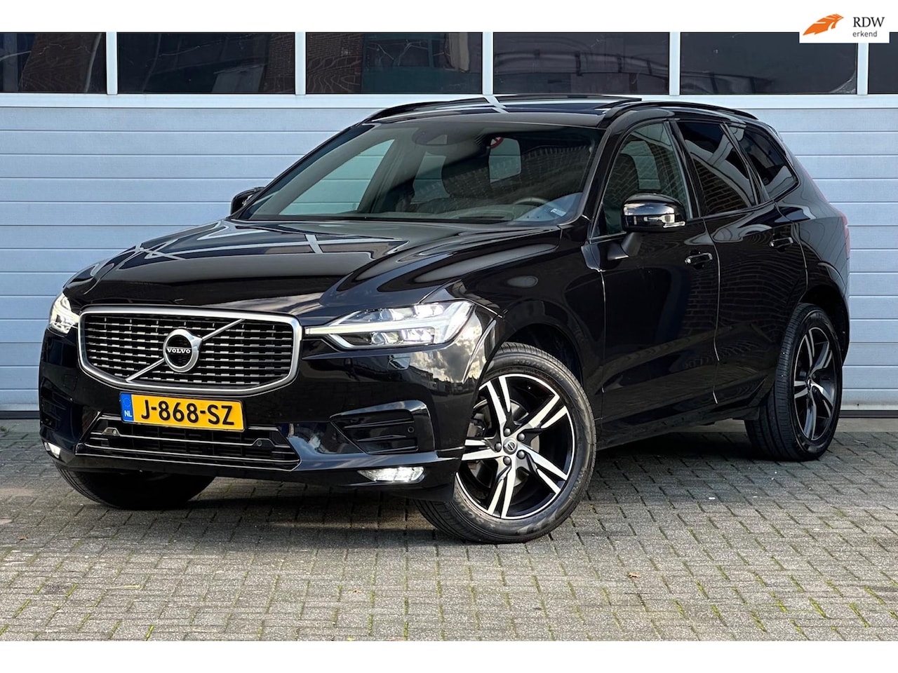 Volvo XC60 - 2.0 D4 R-Design ACC BLIS HUD intelligent LED PANO - AutoWereld.nl