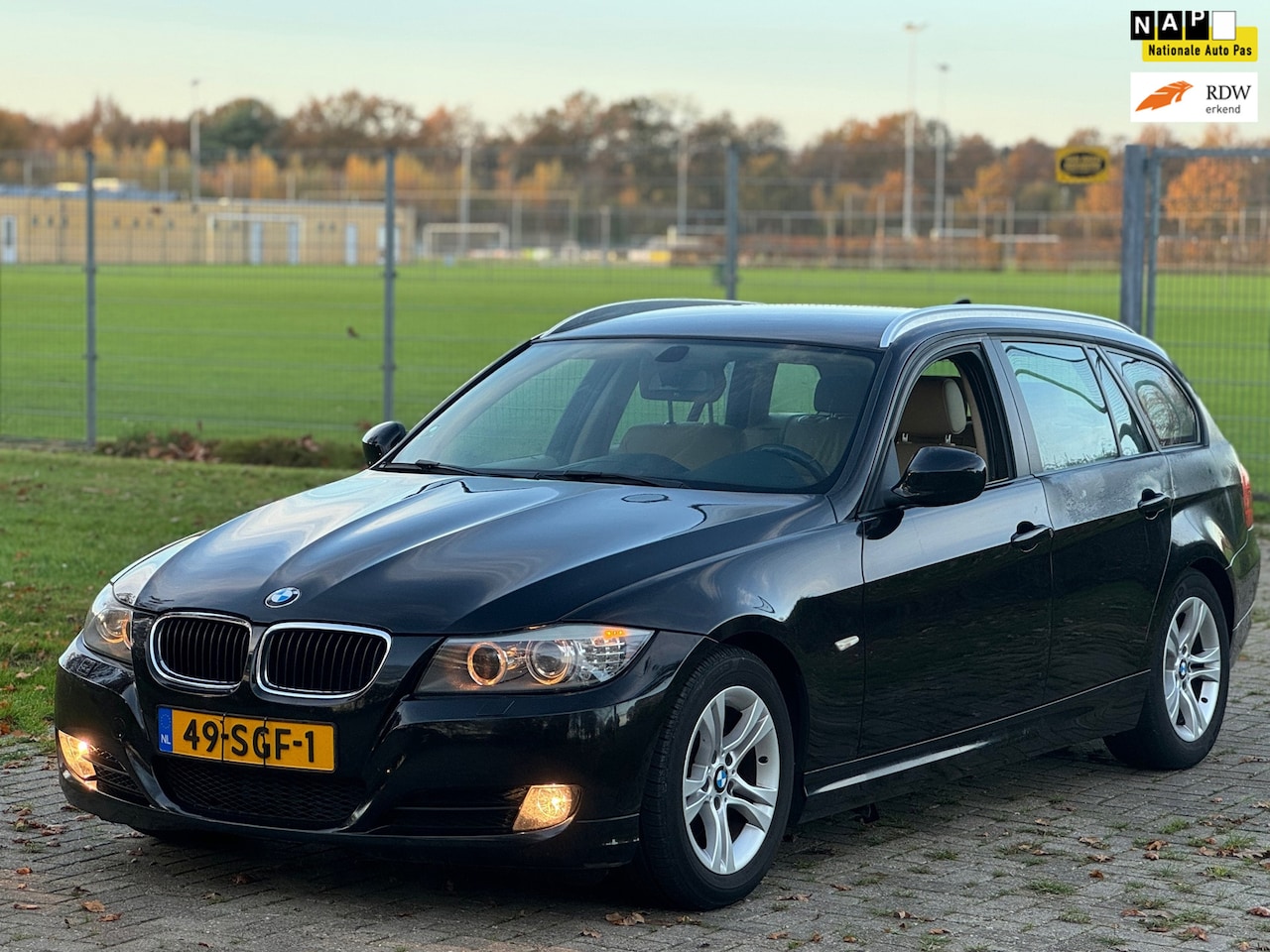 BMW 3-serie Touring - 320d Efficient Dynamics Edition Luxury Line Navi Leder - AutoWereld.nl